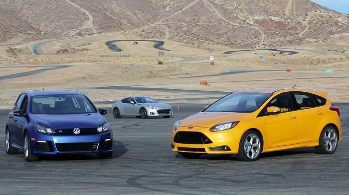 Ford Focus vs Volkswagen Golf: comparación de coches novos