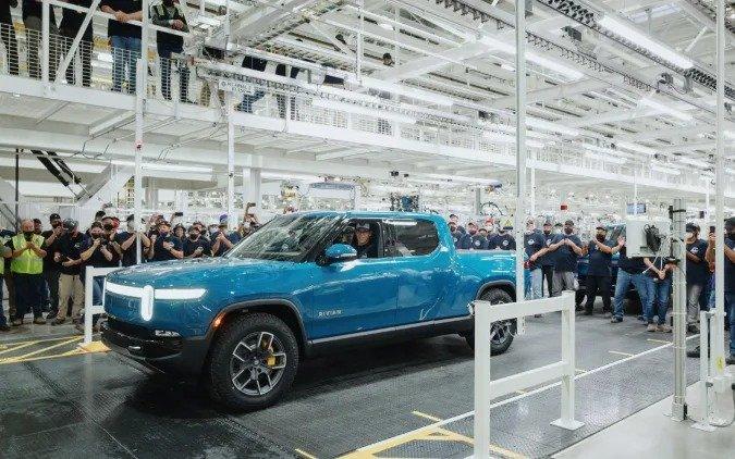 Ford è Rivian s'uniscenu per creà un SUV elettricu di lussu