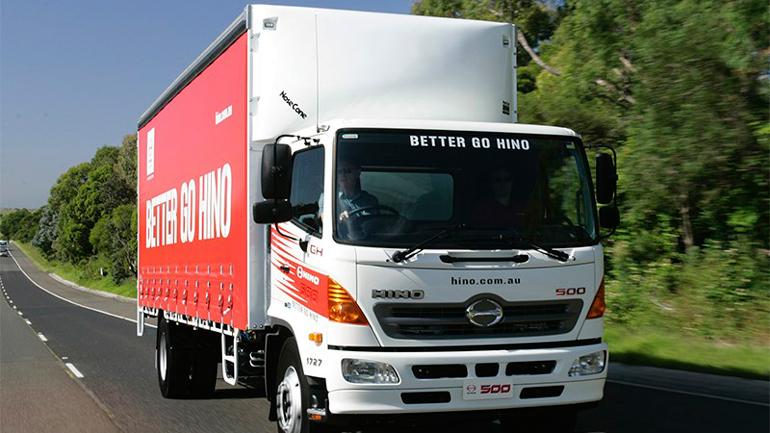 Hino innrømmer svindel med dieselutslipp: Toyota-eid merke trekker modeller ut av salg i Japan ettersom etterforskning avslører feil ved testing