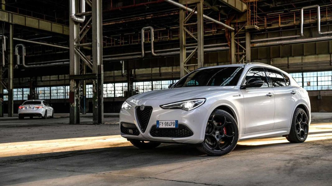 Italië wint weer! Alfa Romeo ontwijkt de bijl terwijl de vernieuwde Stelvio arriveert voor de nieuwe modelblitz - inclusief rivalen Tesla Model 3 en Lexus UX Hybrid, en meer