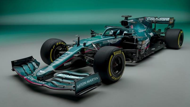 Как чемпион Формулы-1 Льюис Хэмилтон помогает сделать ваш следующий спортивный автомобиль Mercedes-AMG лучше