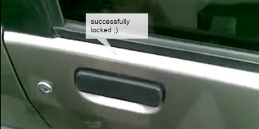 Как открыть дверь автомобиля с помощью шнурка за 10 секунд
