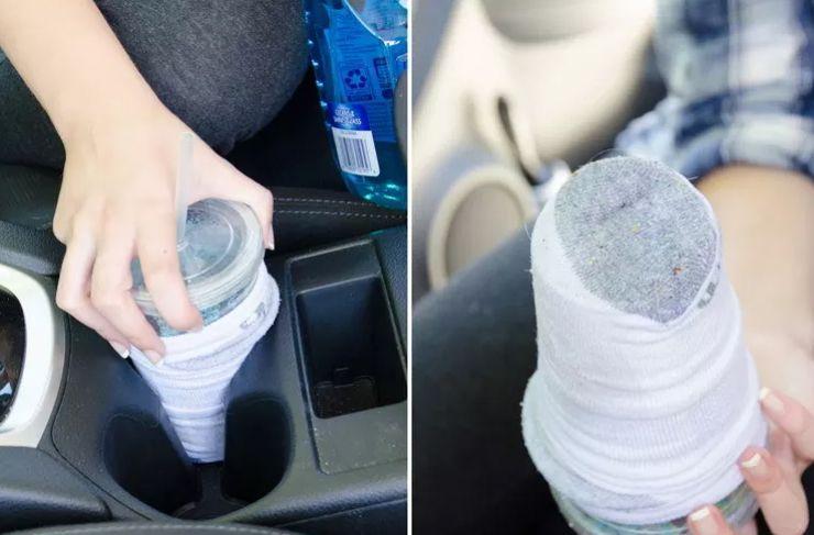 Как с помощью обычного носка и кофе начисто вымыть подстаканники в авто