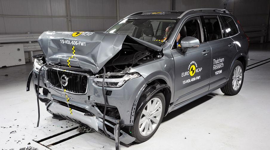 EuroNCAP 碰撞測試。 出於安全原因，他們撞毀新車