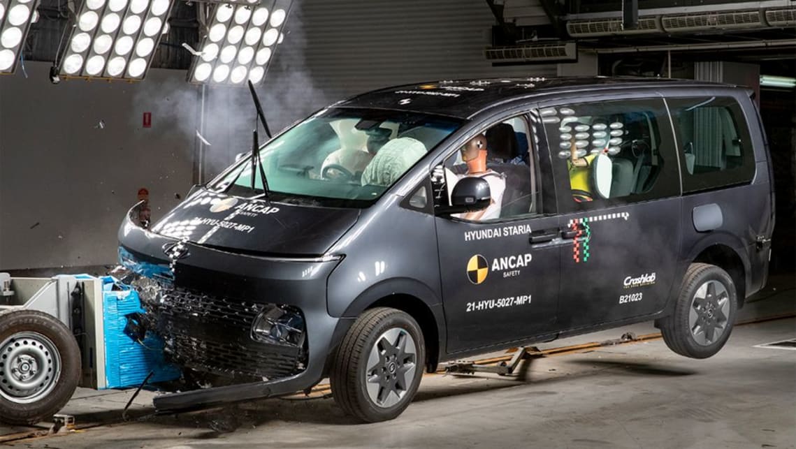 Kuinka turvallisia ovat 2022 Hyundai Staria ja XNUMX Staria-Load pakettiauto? Kilpailijat Kia Carnival ja Toyota HiAce saavat viisi tähteä