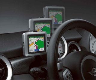 Sistema di navigazione Garmin per auto mini