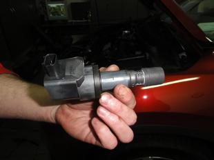 Неисправная система зажигания останавливает автомобиль. Что нужно знать о свечах и проводах?