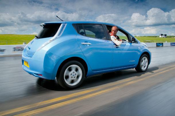 Nissan Leaf — 145 км/ч задним ходом?
