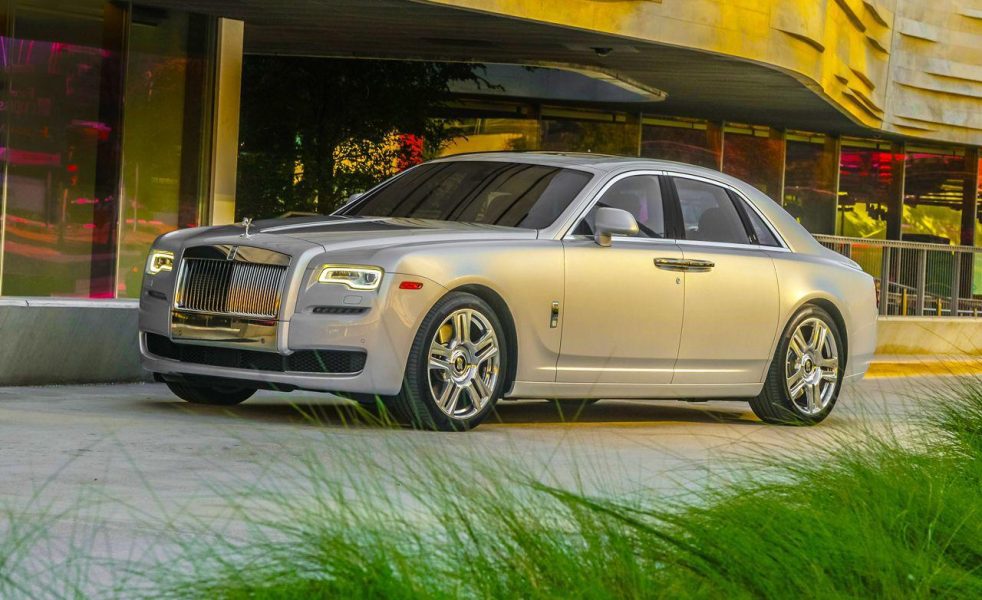 Avereno jerena ny Rolls-Royce Ghost 2015