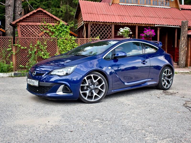 Opel Astra OPC hatchback 2013 review