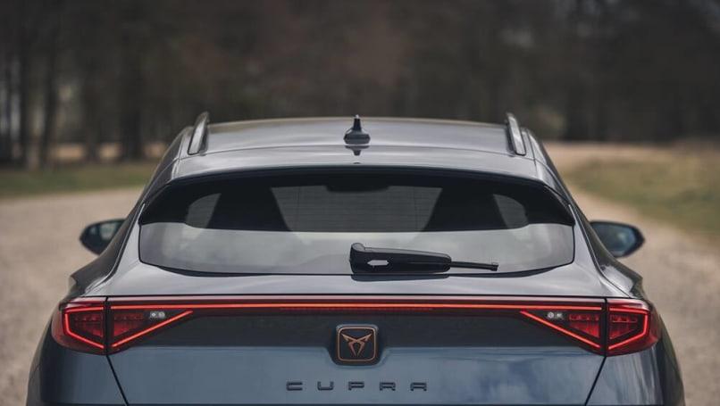 Особенности Cupra Formentor 2022 года: гибридный электрический внедорожник с подключаемым модулем возглавляет линейку Hi-Po для новых Audi Q3, Volvo XC40, BMW X1, Mercedes-Benz GLA и конкурента Lexus UX.