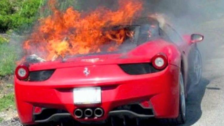 Почему горят суперкары: Ferrari отзывает все 499 гибридных LaFerrari из-за риска возгорания