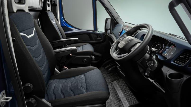 Подробные технические характеристики Iveco Daily 2021 года: новый двигатель, больше безопасности для Ford Transit, конкурента Mercedes-Benz Sprinter