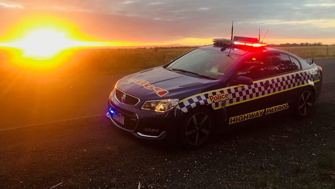 Последние австралийские патрульные машины Holden Commodore удостоены чести: полиция Виктории отправляет последнюю пару VF II SS V8 в эмоциональной, если не совсем точной, дань уважения