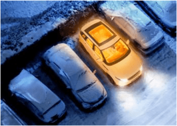 Varmer opp bilen på parkeringsplassen. Nødvendig eller skadelig? (video)
