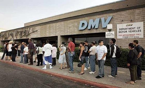 Пропустите длинную очередь DMV: вместо этого обновите свои водительские права в офисе AAA (членство не требуется)