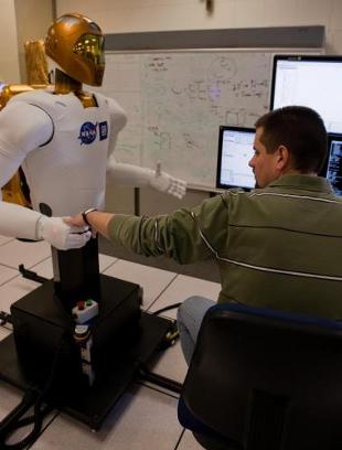 Robonaut 2 &#8211; kosmiczny robot General Motors