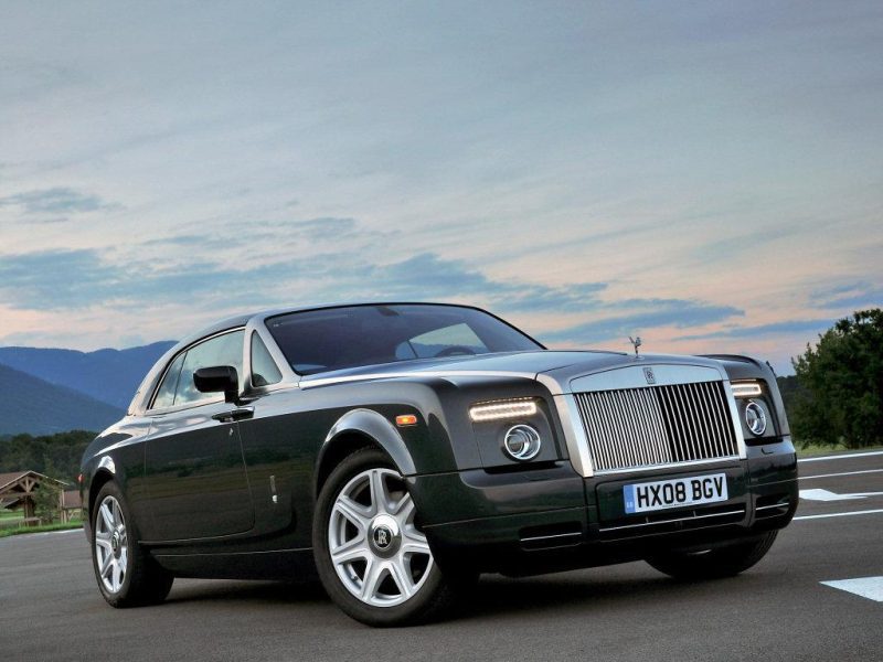 Adolygiad Rolls-Royce Phantom 2008