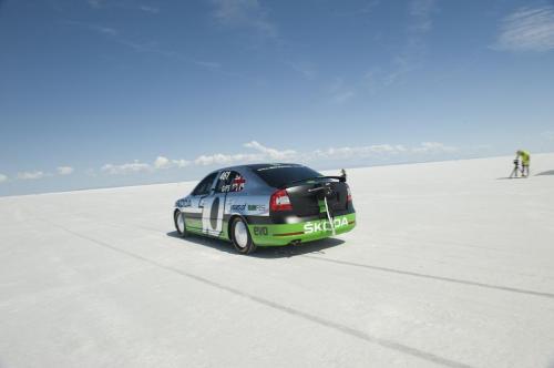 Skoda Octavia бьет очередной рекорд скорости — 365 км/ч!