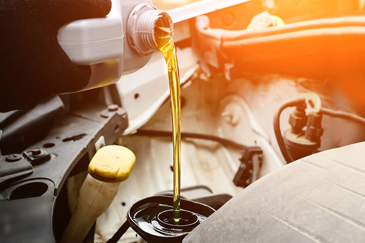 Сколько стоит замена масла в автомобиле?