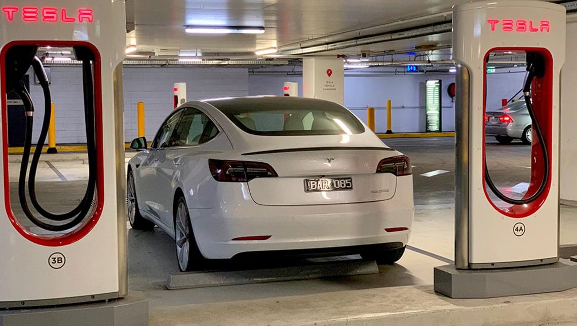 Сколько стоит зарядить Tesla в Австралии?