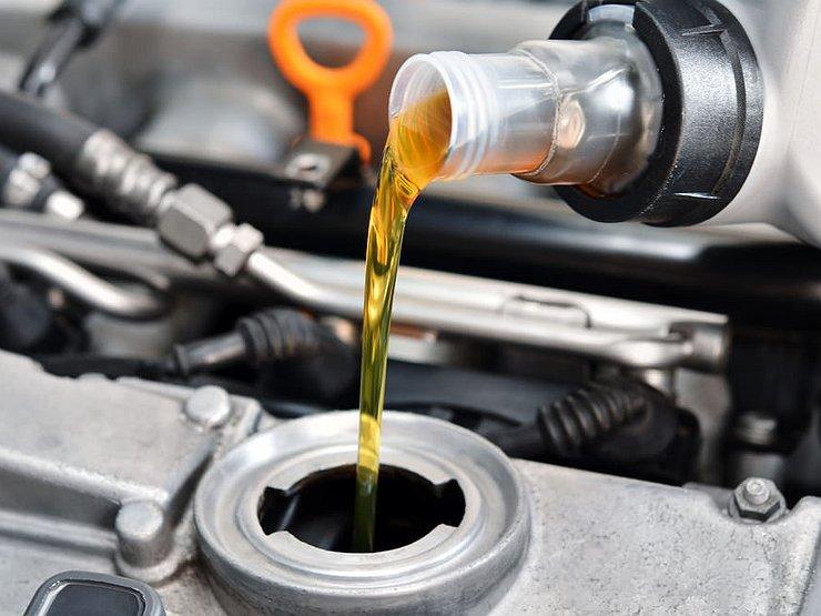 Стоит ли менять масло в двигателе чаще, чем рекомендует производитель