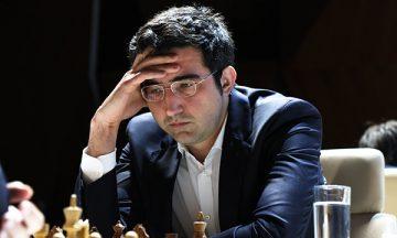 Vladimir Kramnik yog lub ntiaj teb chess champion