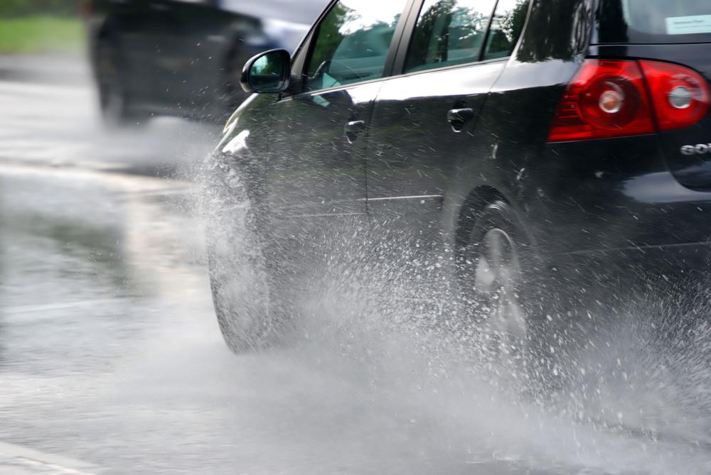 Driving a car during a storm. What to remember? Beware of heavy rain