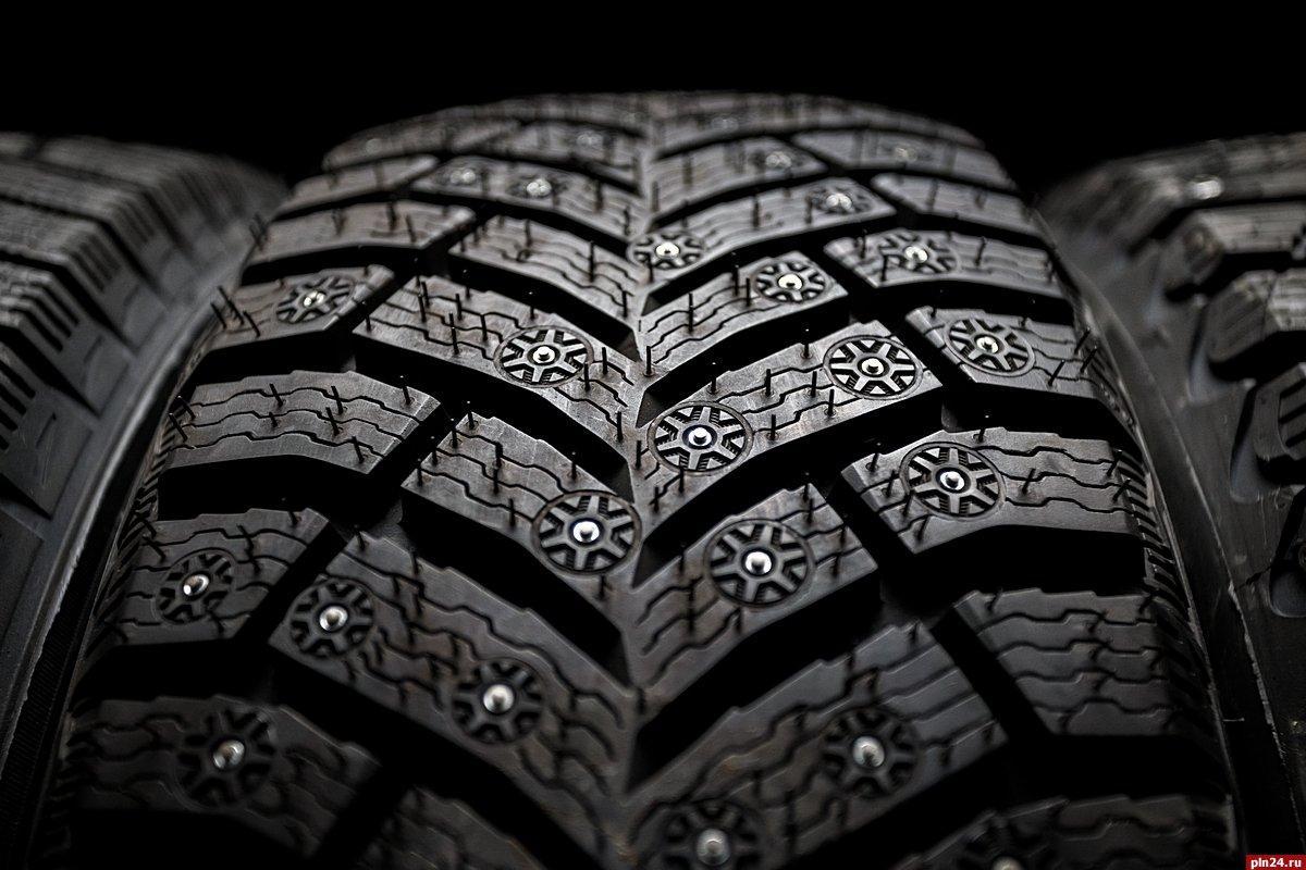 Jsou zimní pneumatiky předražené? Mnoho řidičů říká, že ano.