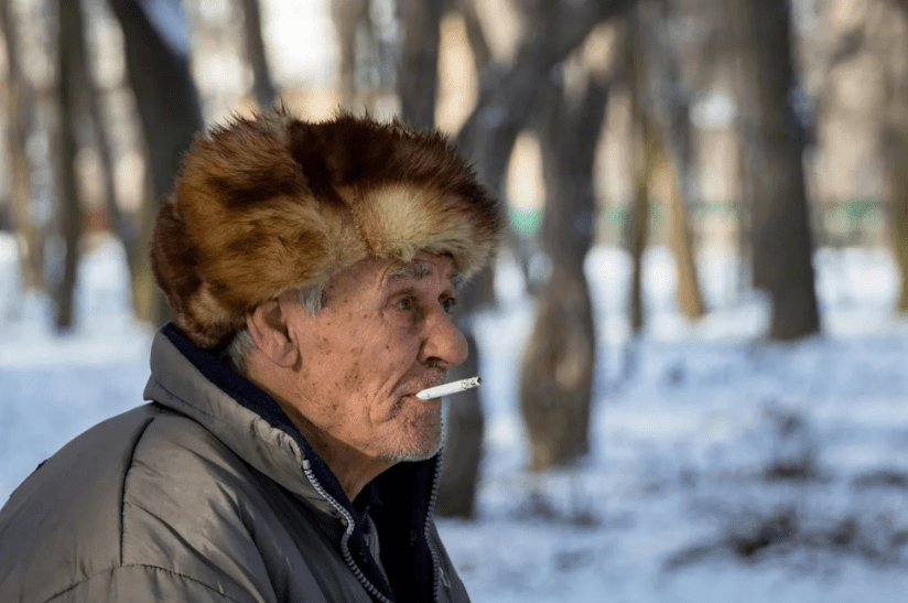 Зимой курят больше