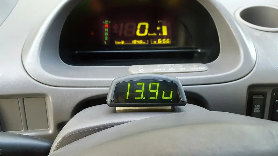 Бортовой компьютер Toyota Corolla 120 и 150: рейтинг лучших моделей