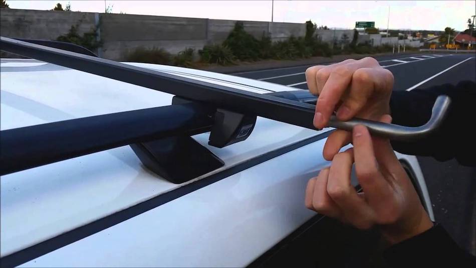 Как правильно установить багажник на крышу авто: 4 способа