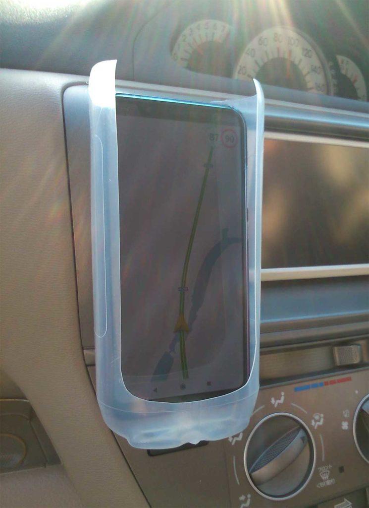 วิธีทำที่วางโทรศัพท์ในรถยนต์บนแผง