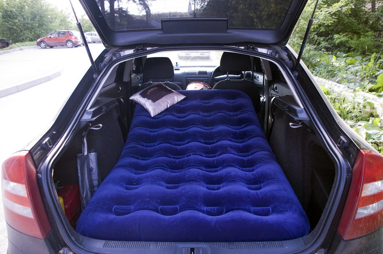 Как выбрать надувной матрас в багажник автомобиля
