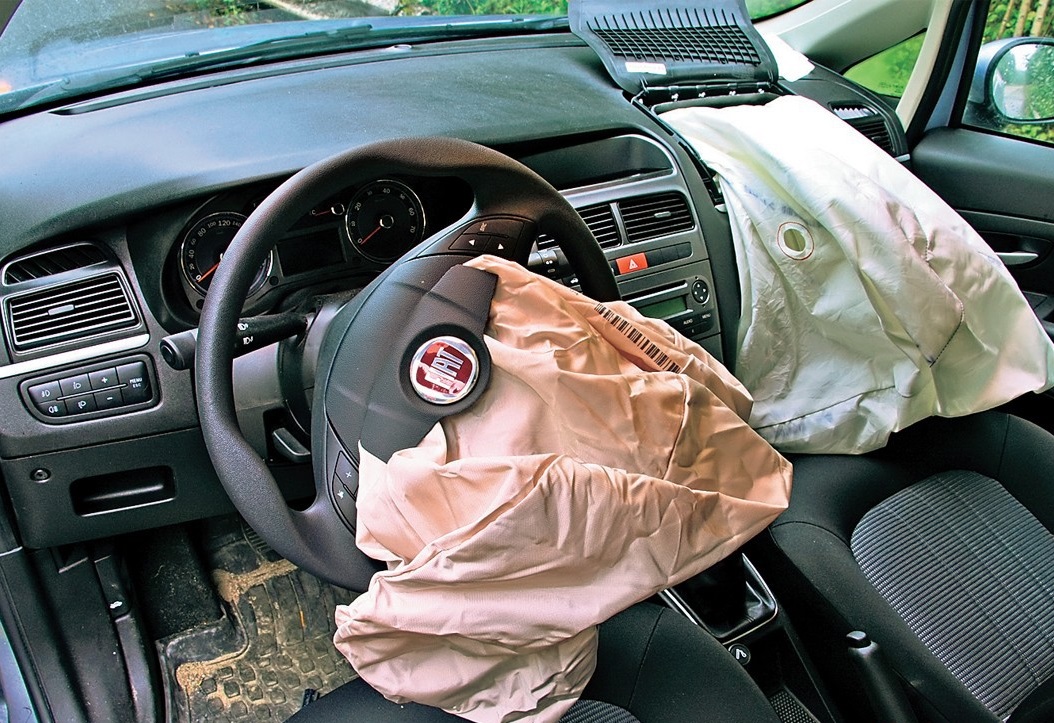 Какой срок службы подушек безопасности в автомобиле