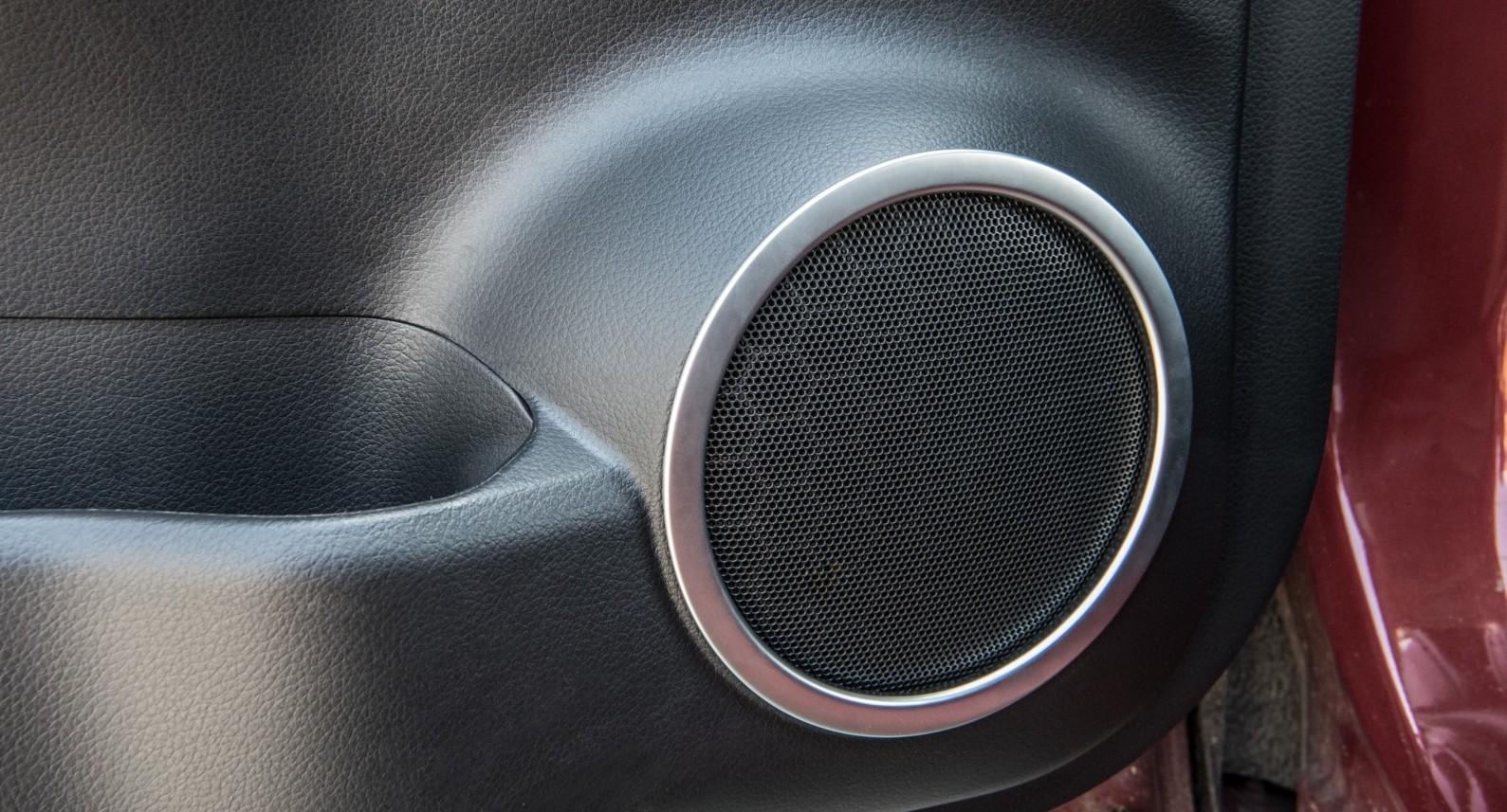 Jastučići za zvučnike u automobilu: pregled najboljih opcija