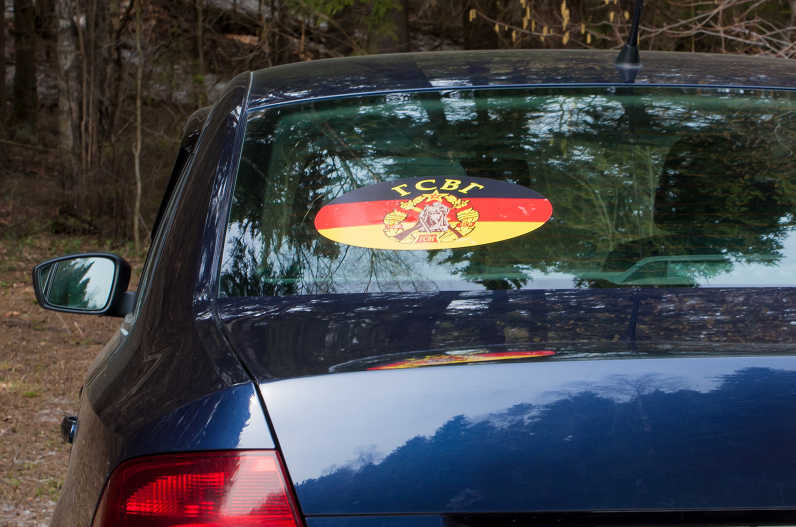 Наклейки на авто с символикой: флаги, гербы разных стран
