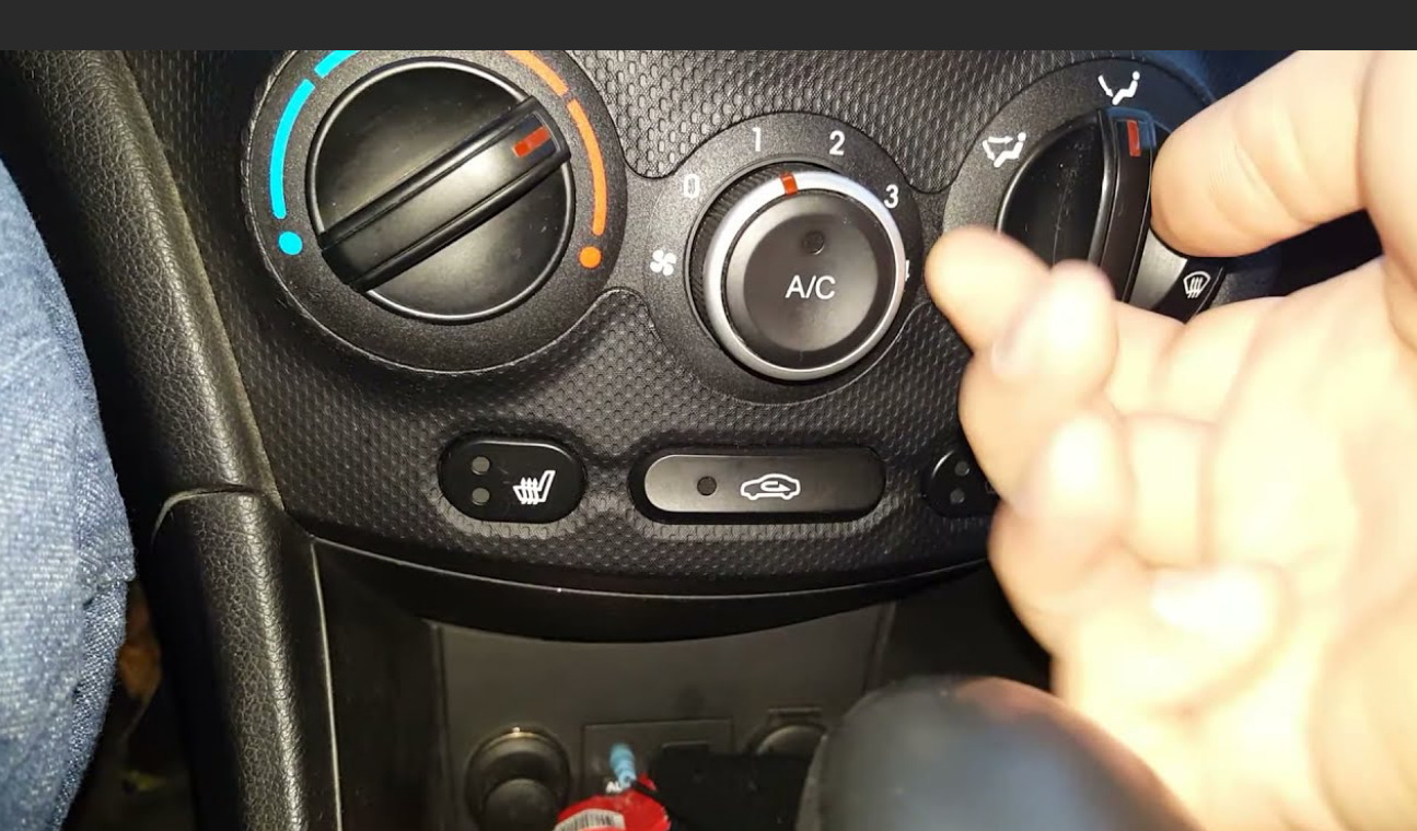 Потеют окна в автомобиле при включенной печке — причины, как устранить проблему