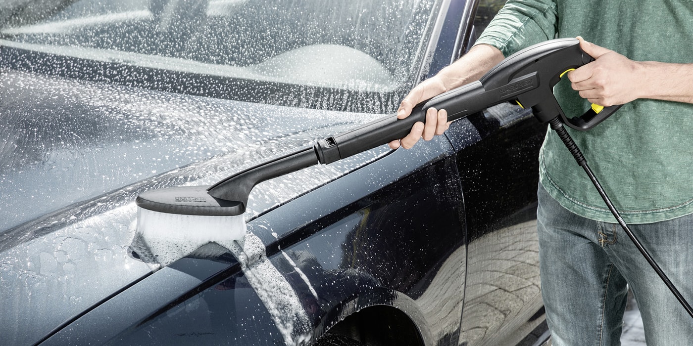 Щетки для мытья автомобиля Stels: модели с подачей воды и двухкомпонентной рукояткой