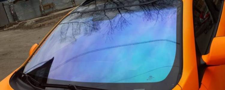 Солнцезащитная пленка на лобовое стекло автомобиля