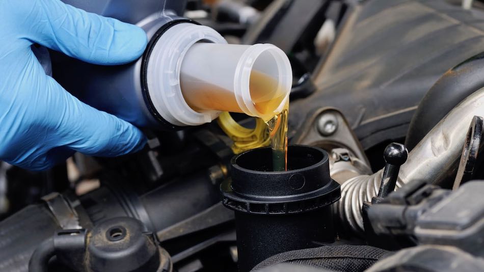 Замена масла в компрессоре кондиционера автомобиля: проверка, заправка и выбор масла