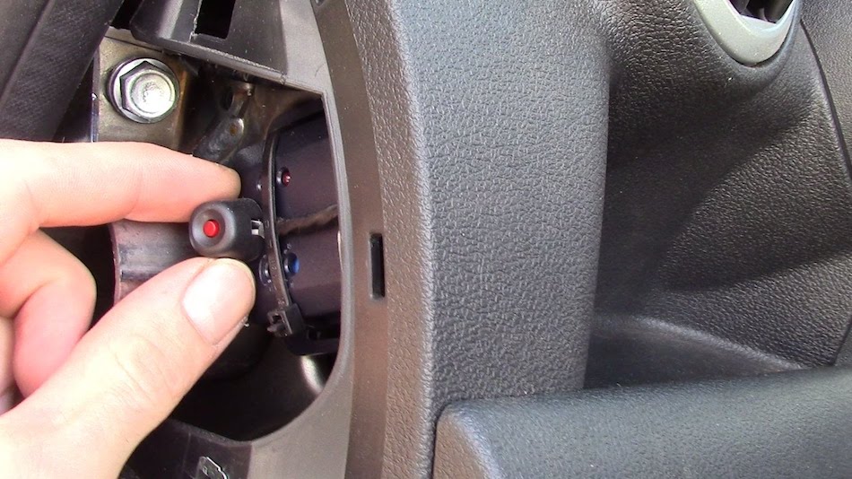 Защита автомобиля от угона с помощью секретной кнопки