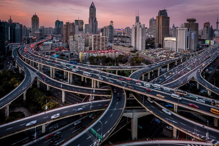 10 самых перегруженных транспортом городов в мире