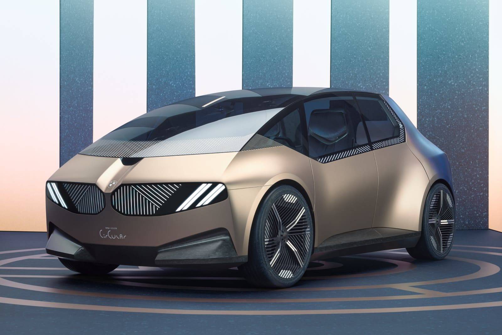 BMW valmistaa vanteita kierrätetystä alumiinista käyttämällä 100 % kestävää teknologiaa.