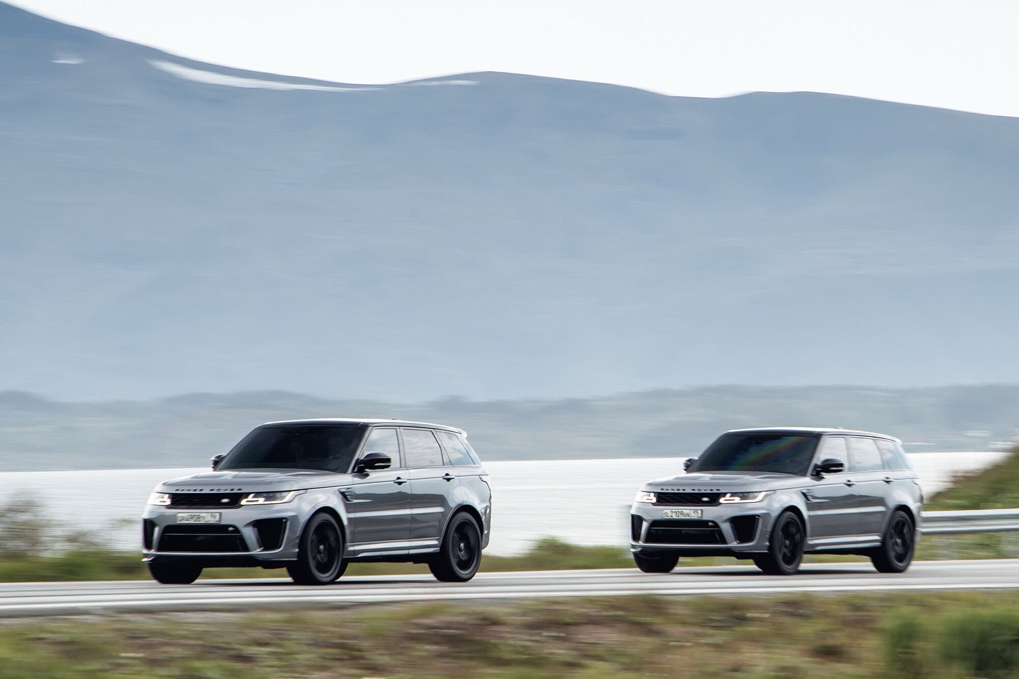 Два Range Rover Sport SVR, главные герои нового фильма о Джеймсе Бонде