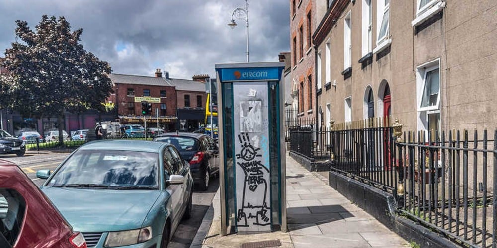 ไอร์แลนด์เปลี่ยนตู้โทรศัพท์เก่าเป็นเครื่องชาร์จรถยนต์ไฟฟ้า