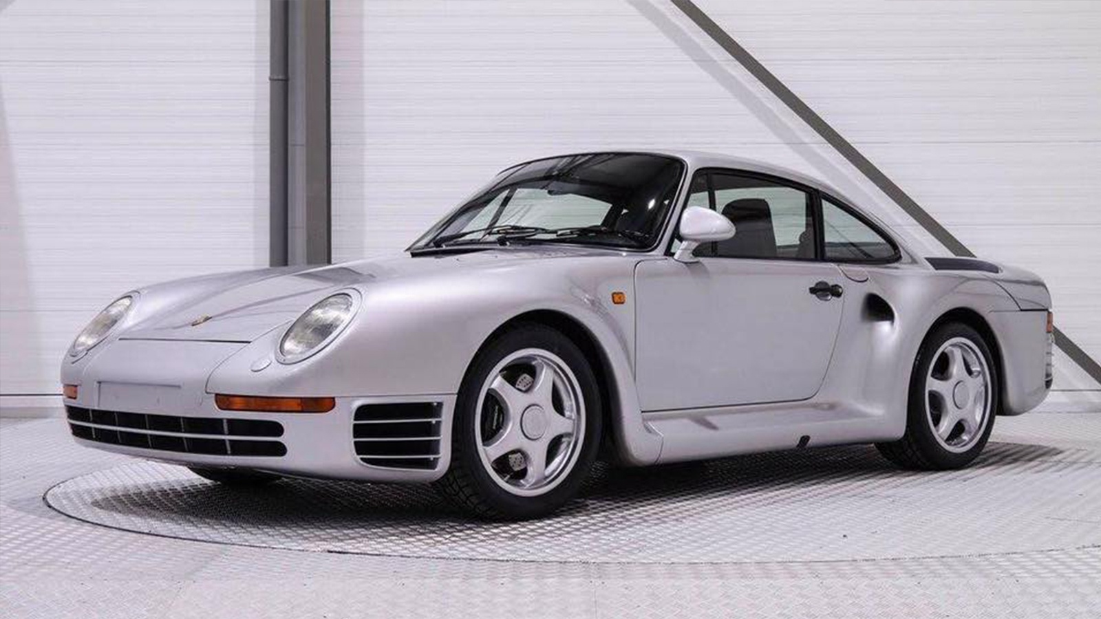 Die verhaal van die onwettige Porsche 959 wat Bill Gates daarin geslaag het om in die Verenigde State bekend te stel