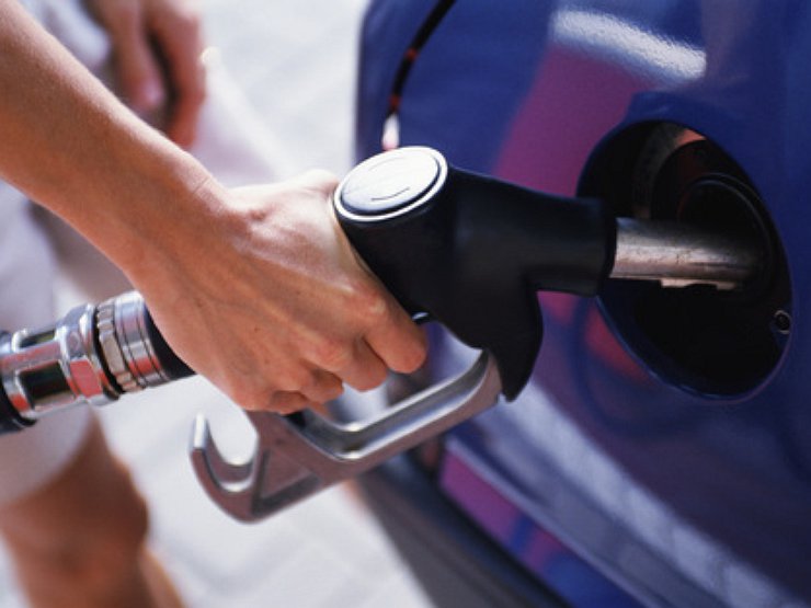 Как не тратить больше денег при заправке автомобиля бензином