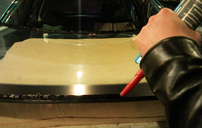 Как заменить лобовое стекло в гаражных условиях