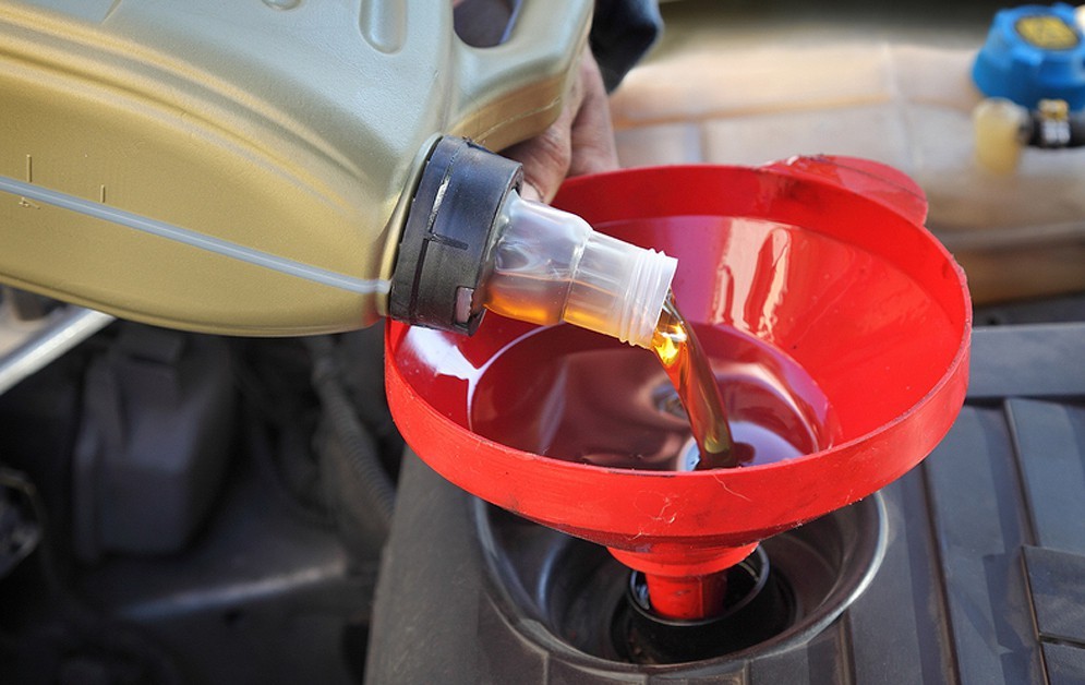 Qual è la funzione dell'olio lubrificante nella trasmissione automatica